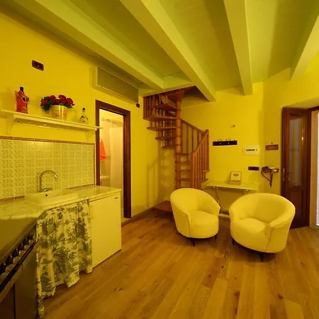 Locanda Cinciarella Bed & Breakfast *
