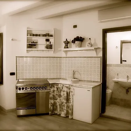 Locanda Cinciarella Bed & Breakfast *